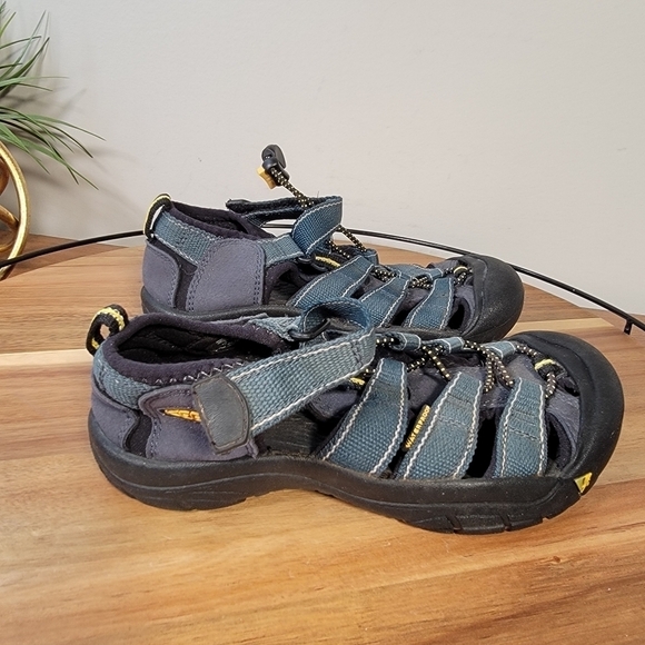 Keen Blue Sport Sandals Water Shoe Sport Sandals Summer Vacation Kids Size 2 - Picture 4 of 16
